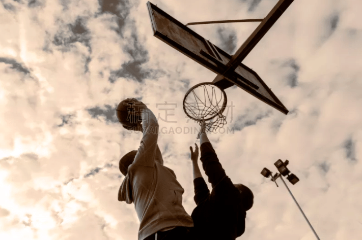 详解棒球规则中的违禁物质检查标准及其对投手球速与转速的相关性