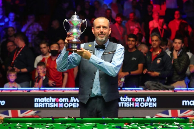 的沉着稳重 的沉着稳重