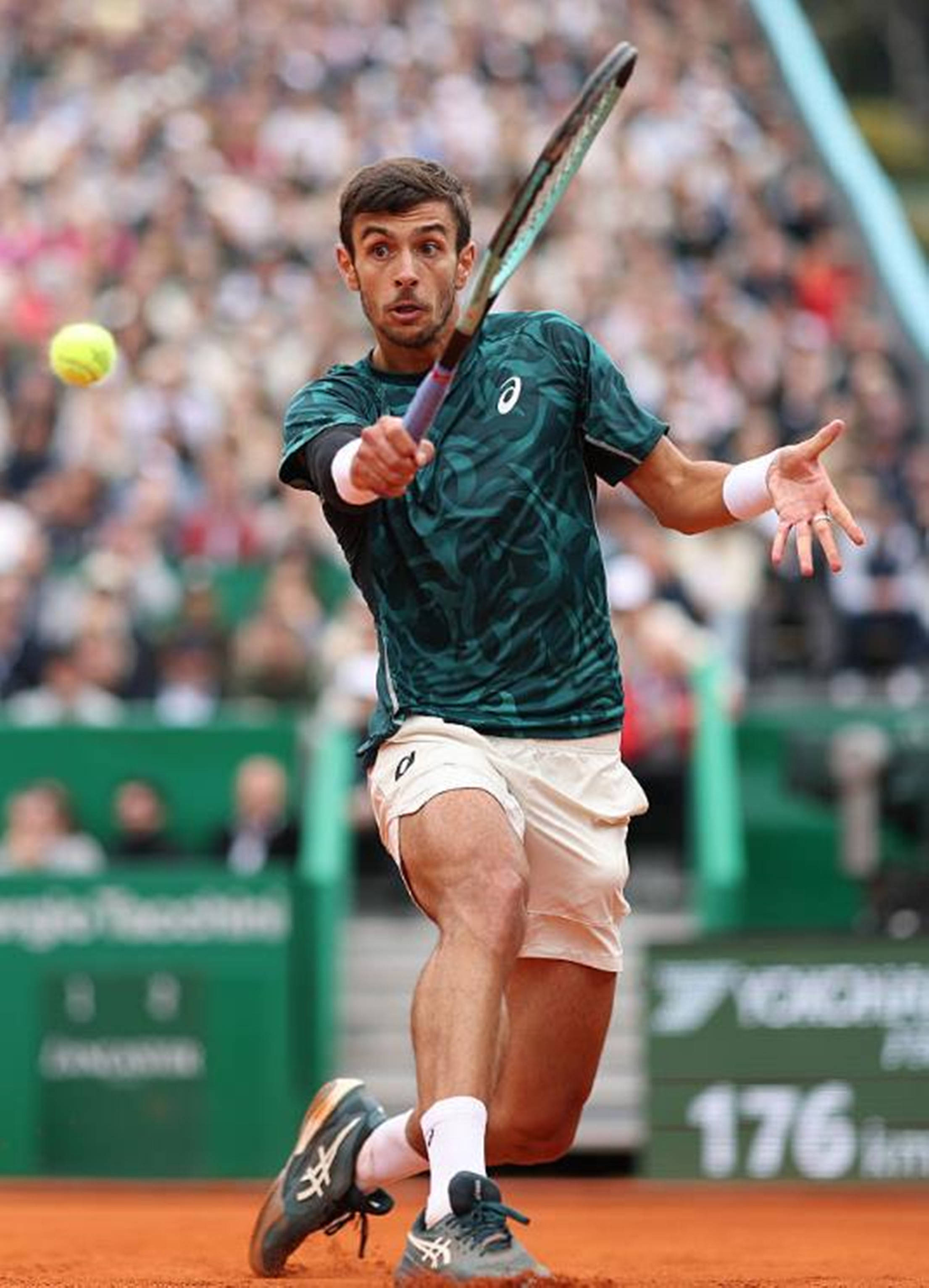 坚持往往决 坚持往往决